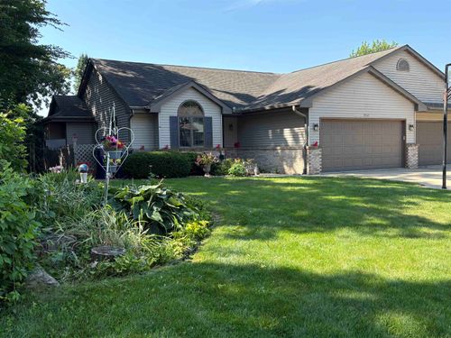 3532 Briar Crest Dr, Janesville, WI, 53546-9385 | Card Image