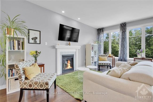 266 Wood Acres Grve, House attached with 3 bedrooms, 3 bathrooms and 2 parking in Blossom Park - Airport and Area ON | Image 7