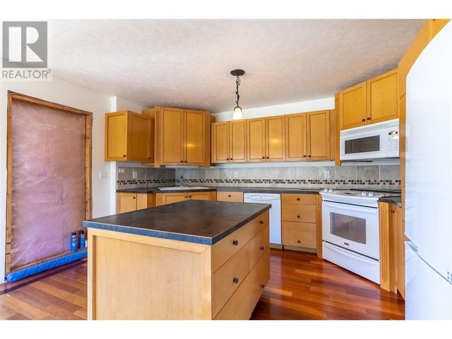 1396 Semlin Dr, House other with 5 bedrooms, 3 bathrooms and 2 parking in Cache Creek BC | Image 15