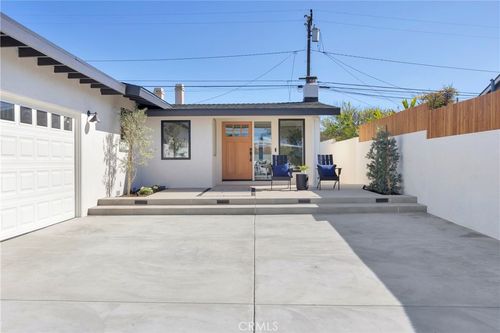 900 Catalina Ave, Seal Beach, CA, 90740-5852 | Card Image