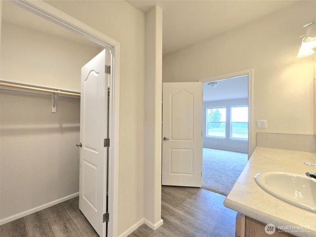Prime bathroom walk-in | Image 19