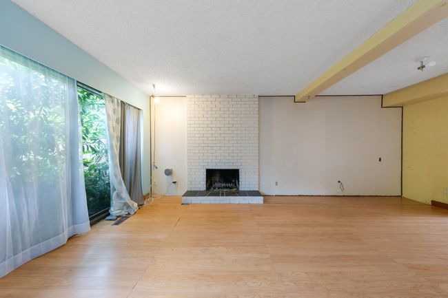 2984 Mira Place, Townhouse with 3 bedrooms, 1 bathrooms and 1 parking in Burnaby BC | Image 6