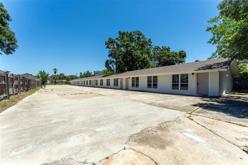 638 Iris St, Lake Charles, LA, 70601-5371 | Card Image