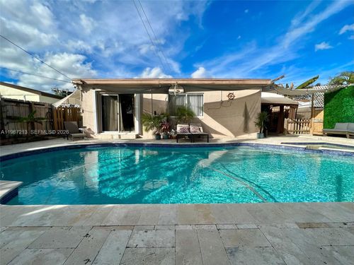 2040 Ne 183rd St, North Miami Beach, FL, 33179-5045 | Card Image
