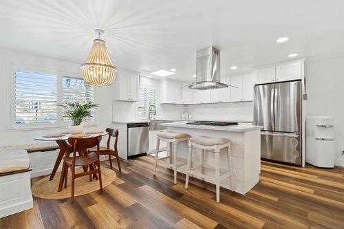 2216 Calle Chanate, San Diego, CA, 92139-1104 | Card Image