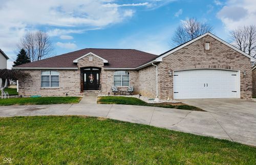 62 Bittersweet Ct, Seymour, IN, 47274-8499 | Card Image