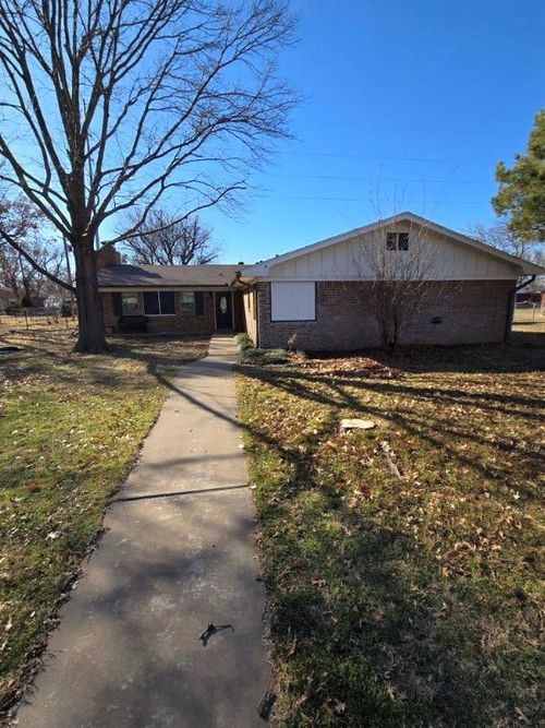 119 N Penny Ln, Winters, TX, 79567-3014 | Card Image