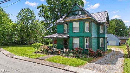 111 W 4 1/2 St, Williamstown, WV, 26187-1221 | Card Image