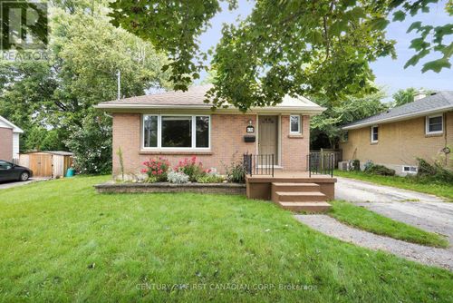 638 Tennent Ave, London, ON, N5X1L6 | Card Image