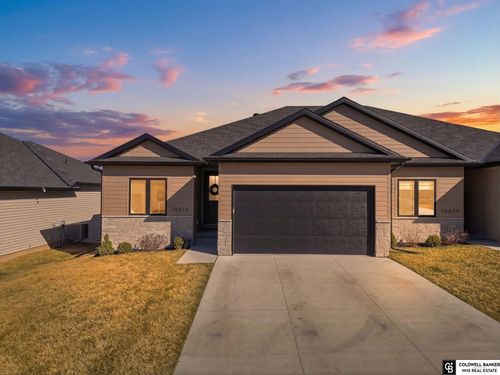 10614 Majestic Ln, Lincoln, NE, 68527-2525 | Card Image