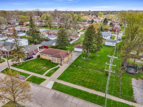 6450 N Lafayette St, Dearborn Heights, MI, 48127-2123 | Card Image