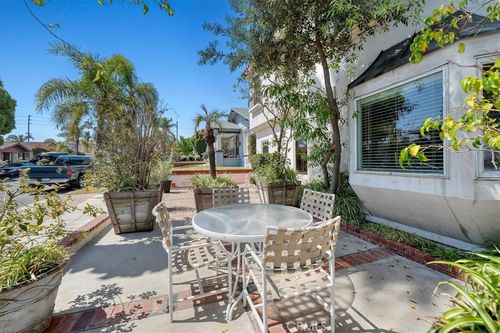 377 Roycroft Ave, Long Beach, CA, 90814-3138 | Card Image
