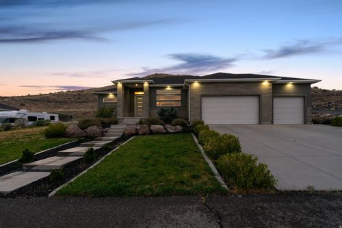 2891 E Sunset Dr, Eagle Mountain, UT, 84005-6262 | Card Image