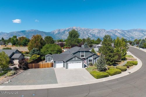 736 Mammoth Way, Gardnerville, NV, 89460-8149 | Card Image