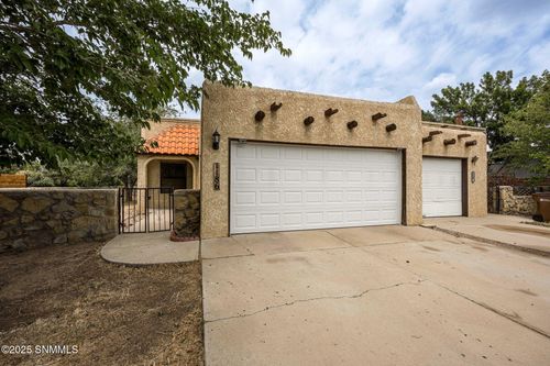 1186 Hoagland Rd, Las Cruces, NM, 88005-1498 | Card Image