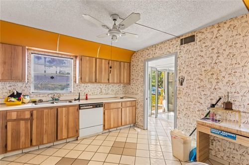 51-106-271 S Hollybrook Dr, Pembroke Pines, FL, 33025-1247 | Card Image