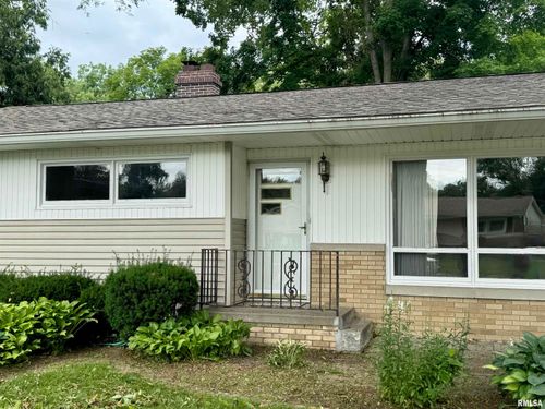 2603 4th St, East Moline, IL, 61244-2655 | Card Image