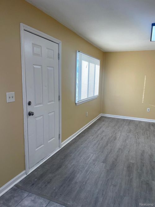 13417 Fellrath St, Taylor, MI, 48180-4401 | Card Image