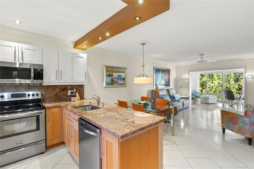 304-5121 W Oakland Park Blvd, Lauderdale Lakes, FL, 33313 | Card Image