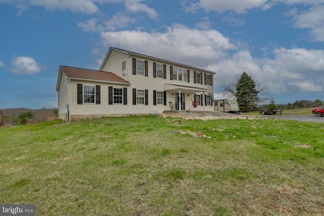 6295 Venture Ct, House other with 4 bedrooms, 4 bathrooms and null parking in Slatington PA | Image 4