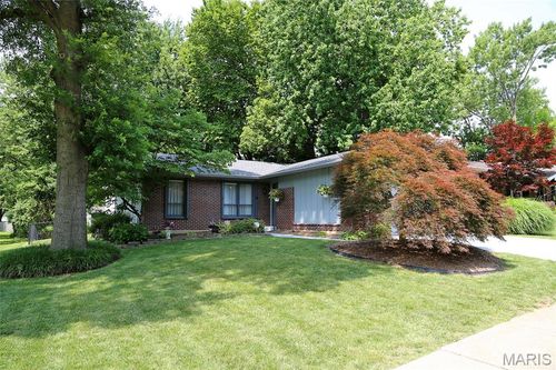 1571 Barkwood Drive, Florissant, MO, 63031 | Card Image