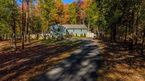 5001 Hill Rd, Verona, NY, 13478-3105 | Card Image