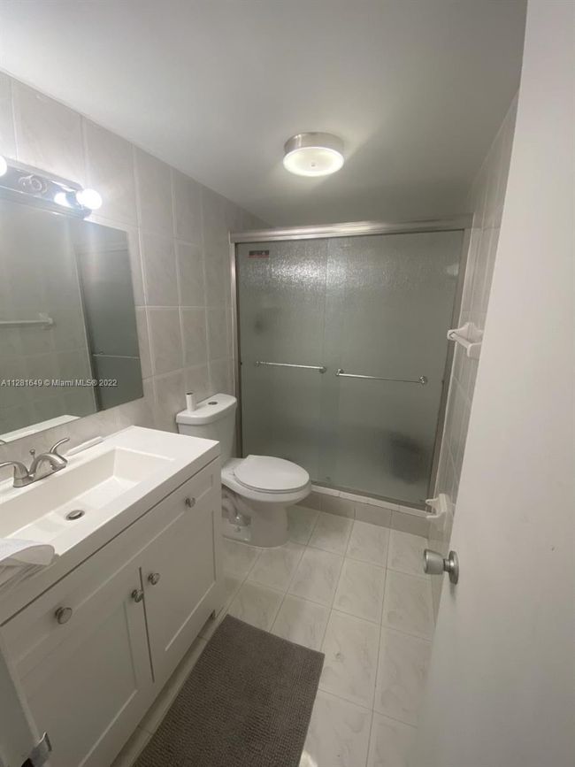 APT-506 - 5005 Collins Ave, Condo with 1 bedrooms, 2 bathrooms and null parking in Miami Beach FL | Image 10