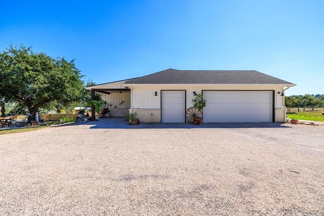 1944 Axis Cir, Home with 3 bedrooms, 2 bathrooms and 2 parking in Fredericksburg TX | Image 23
