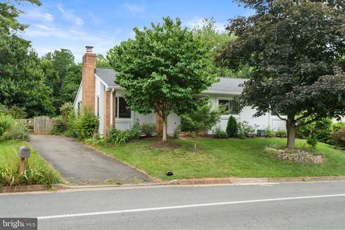 444 Sugarland Run Dr, STERLING, VA, 20164-1174 | Card Image