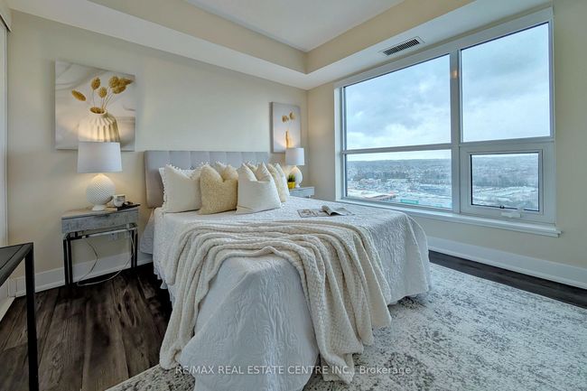 2010 - 1255 Bayly St, Condo with 1 bedrooms, 1 bathrooms and null parking in Pickering ON | Image 5