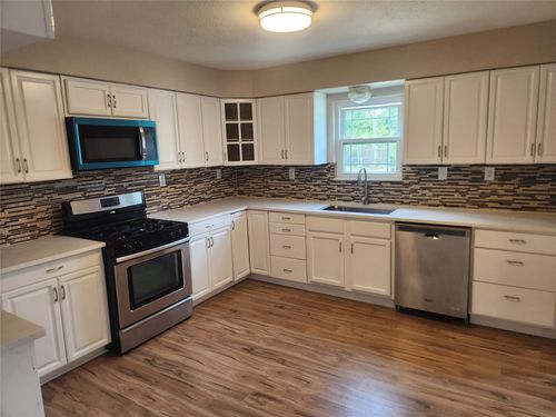 524 Avenue A, La Marque, TX, 77568-4337 | Card Image