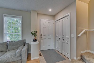 82 Auburn Crest Pl Se, Home with 3 bedrooms, 2 bathrooms and 3 parking in Calgary AB | Image 3