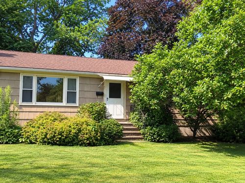 11 Terrence Ave, Clinton, MA, 01510-4315 | Card Image