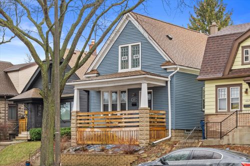 2221 E Oklahoma Ave, Milwaukee, WI, 53207-2923 | Card Image
