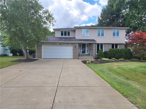 83 Hawthorne Dr, Orchard Park, NY, 14127-1958 | Card Image