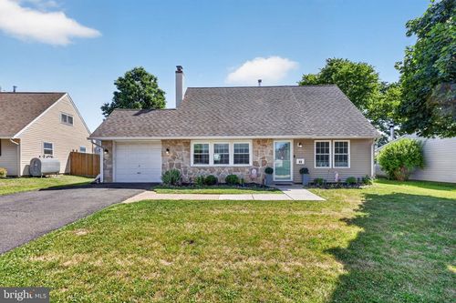 60 Pine Needle Rd, LEVITTOWN, PA, 19056-3540 | Card Image