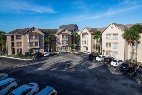 726-3100 Parkway Blvd, Kissimmee, FL, 34747-4526 | Card Image