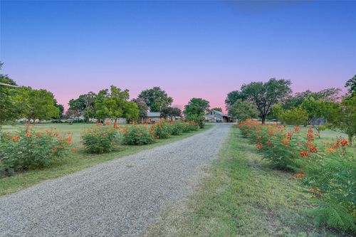 2421 Post Oak Rd, Webberville, TX, 78653-5352 | Card Image