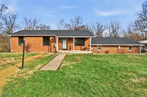 5235 Mast Rd, Duncan Falls, OH, 43734-9720 | Card Image