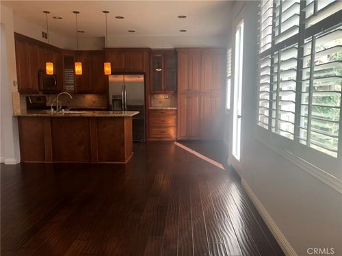 24 Santa Cruz Aisle, Irvine, CA, 92606-0813 | Card Image