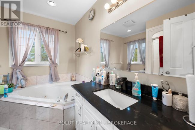 5032 Heather Ave, House other with 6 bedrooms, 4 bathrooms and 6 parking in Niagara Falls ON | Image 23