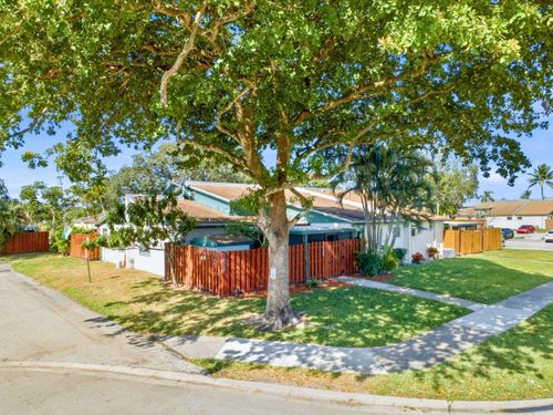 1020 Manor Drive, Palm Springs, FL, 33461 | Card Image