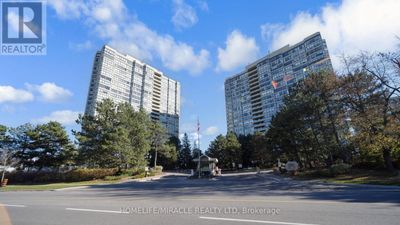 510 - 22 Hanover Rd, Condo with 2 bedrooms, 2 bathrooms and 2 parking in Brampton ON | Image 2