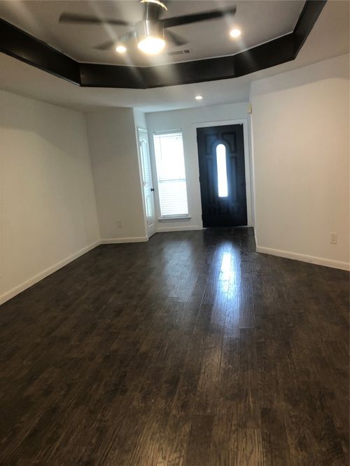 206 Matt Pl, Grand Prairie, TX, 75051-1870 | Card Image