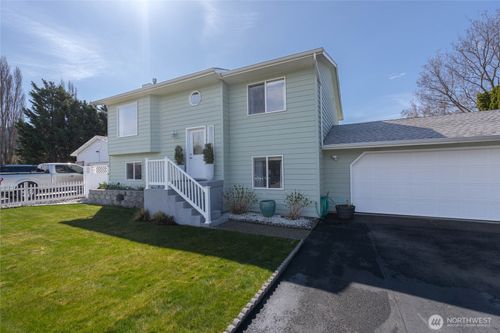 2837 Riviera Blvd, Malaga, WA, 98828-9732 | Card Image