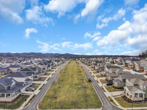 635 Snap Dragon Ln, Hendersonville, TN, 37075-1550 | Card Image