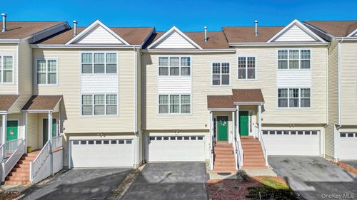 86 Woodlake Drive, Middletown, NY, 10940 | Card Image