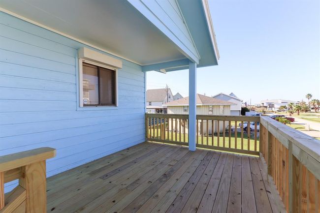Spacious deck facing North | Image 8