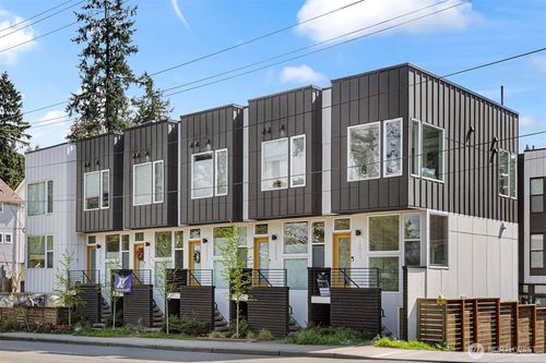 1271 N 145th St, Seattle, WA, 98133-6228 | Card Image