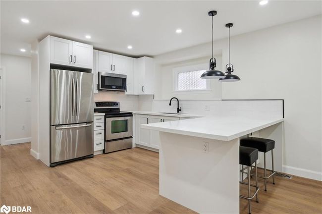 289 Houghton Ave S, House other with 3 bedrooms, 3 bathrooms and 5 parking in Hamilton ON | Image 11